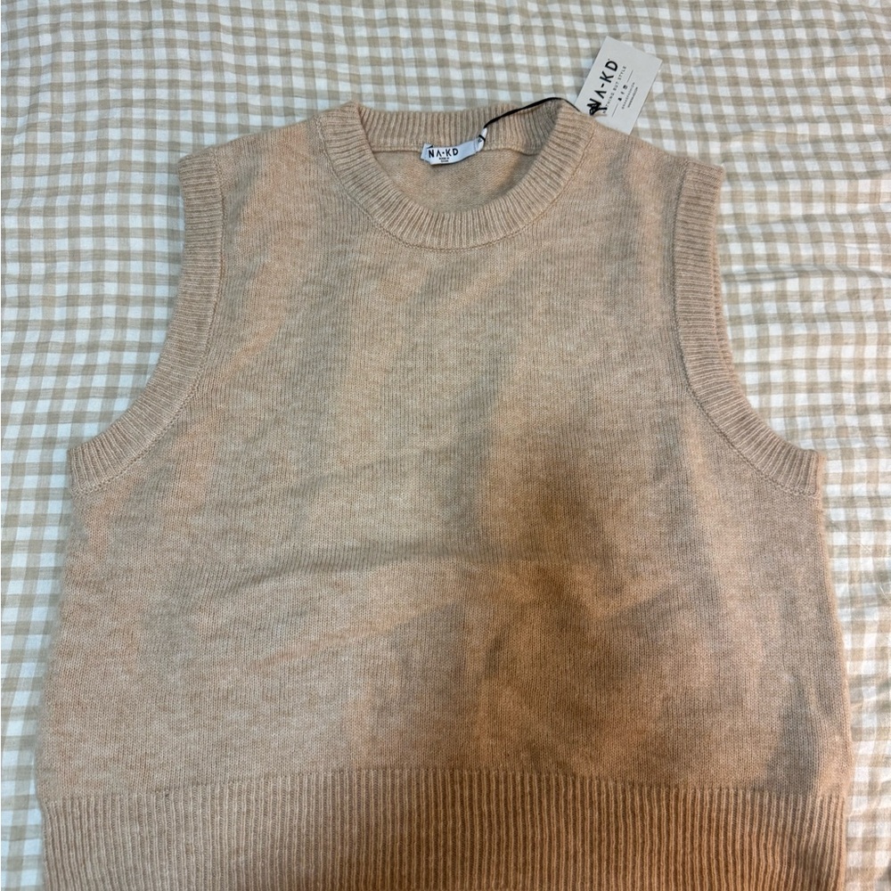 NA-KD Tan Sweater Vest